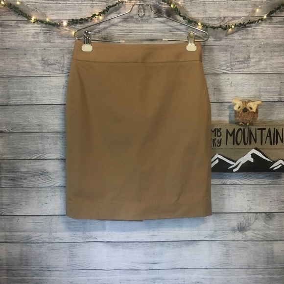 Banana Republic Dresses & Skirts - Banana Republic Khaki Pencil Skirt Petite EUC